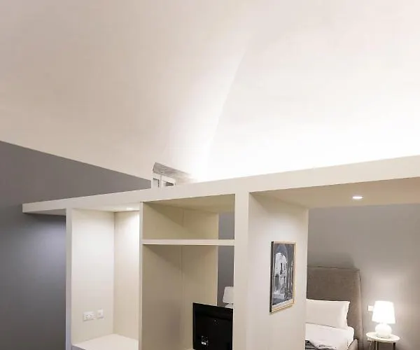 Palazzo Liberati 4* Парма